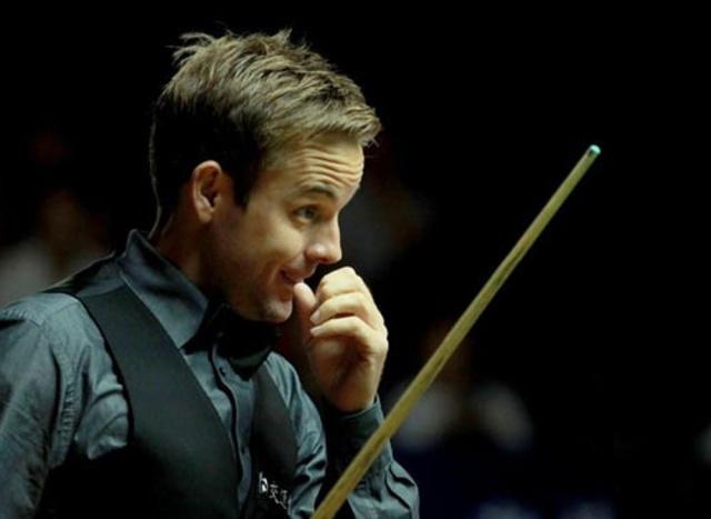 不满判罚而 不满判罚而